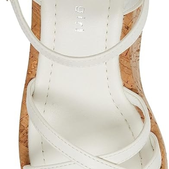 ♡ Madden Girl Women's White Wedge Sandals ♡ - Picture 3 of 3
